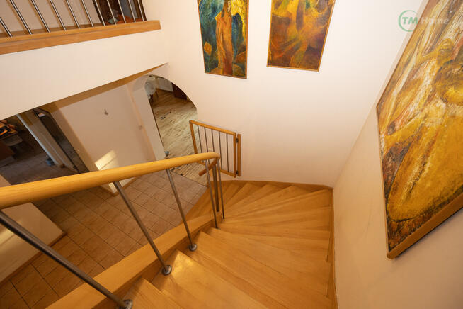 Strzeniówka dom 250 m2 do własnej aranżacji.