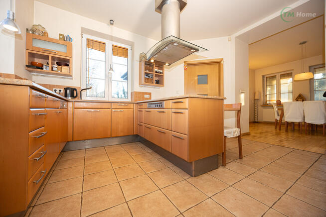 Strzeniówka dom 250 m2 do własnej aranżacji.