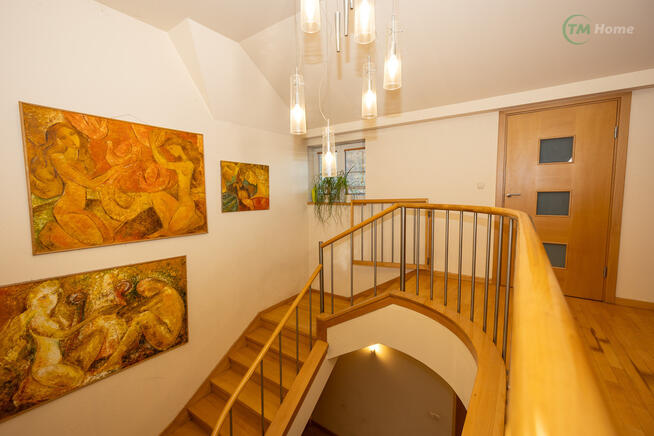 Strzeniówka dom 250 m2 do własnej aranżacji.