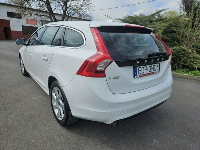 Volvo V60 Momentum* Fabryczny Lakier* Udokumentowany Przebieg* Rok GWARANCJI