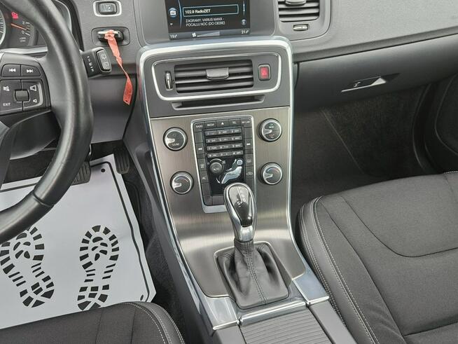 Volvo V60 Momentum* Fabryczny Lakier* Udokumentowany Przebieg* Rok GWARANCJI