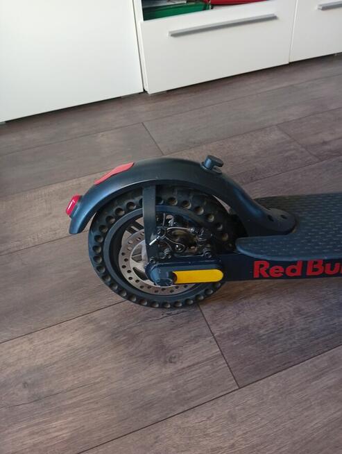 Sprzedam hulajnogę elektryczna redbull racing