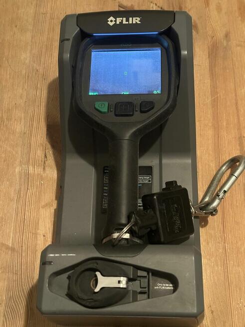 Kamera termowizyjna FLIR K55 + Stacja dokująca + retraktor