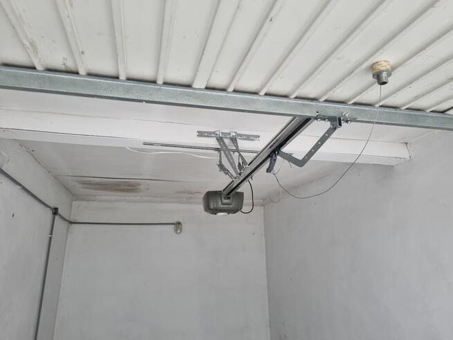 Garaż Sara Miłosna Wesoła prąd