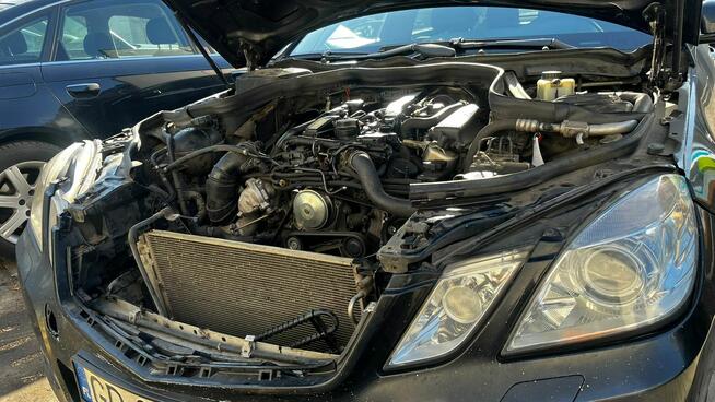 Syndyk sprzeda Mercedes Benz E 220, rok prod. 2010