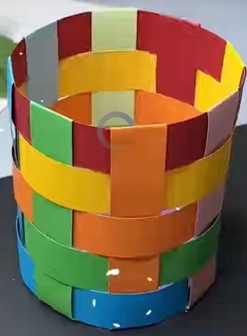 Prowadzenie zajęć upcyklingowych, sensoplastyczych