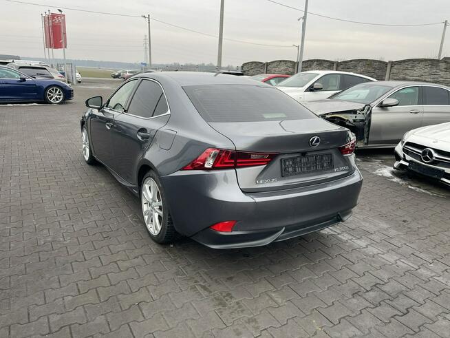 IS300H Hybryda Automat Skóra Kamera 220KM