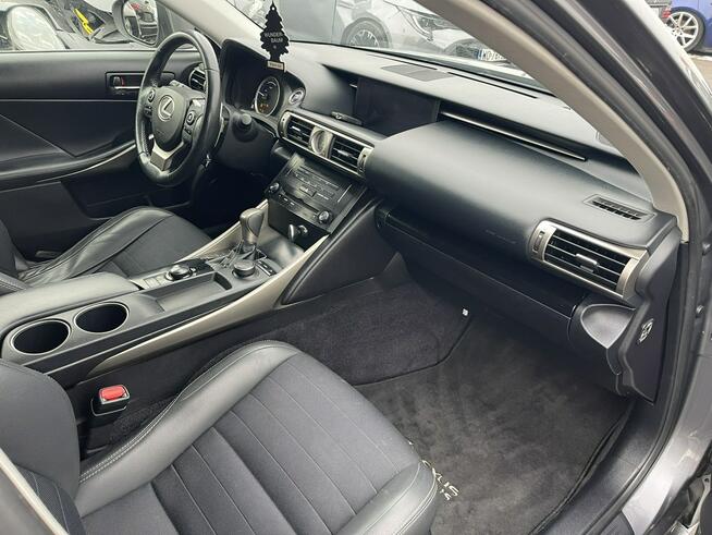 IS300H Hybryda Automat Skóra Kamera 220KM