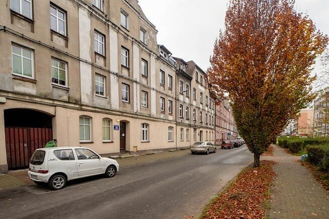 Wynajmę jasną kawalerkę, Chodkiewicza 10