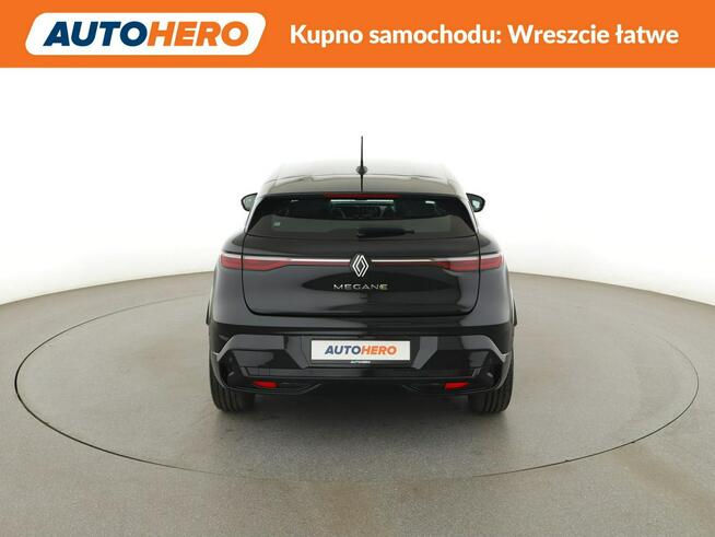 Renault Megane EV full LED virtual cocpit navi klima auto kamera i czujniki parkowani