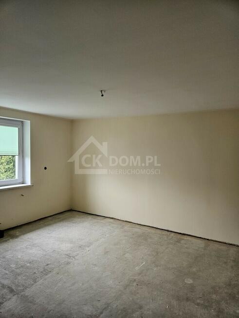 Dom z potencjałem na działce 3000 m²-Jędrzejów