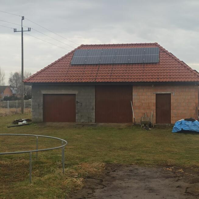 instalacja fotowoltaiki na dachu lub na gruncie