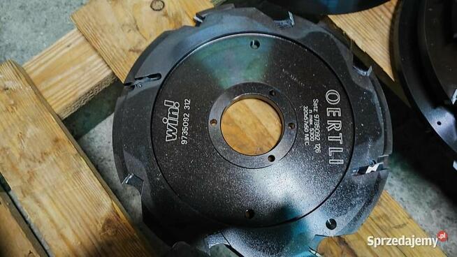 Frezy do okien i drzwi drewnianych