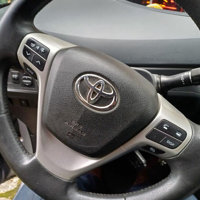sprzedam toyotę verso