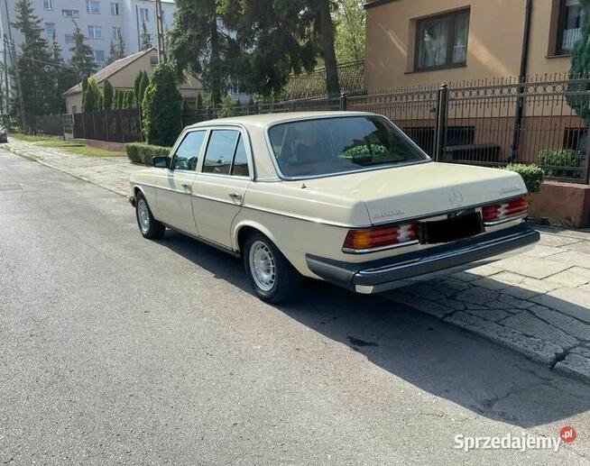Mercedes W123 300D - stan idealny