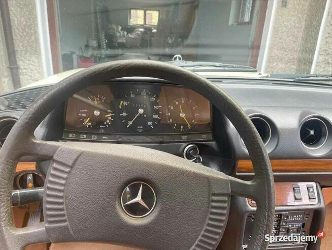 Mercedes W123 300D - stan idealny
