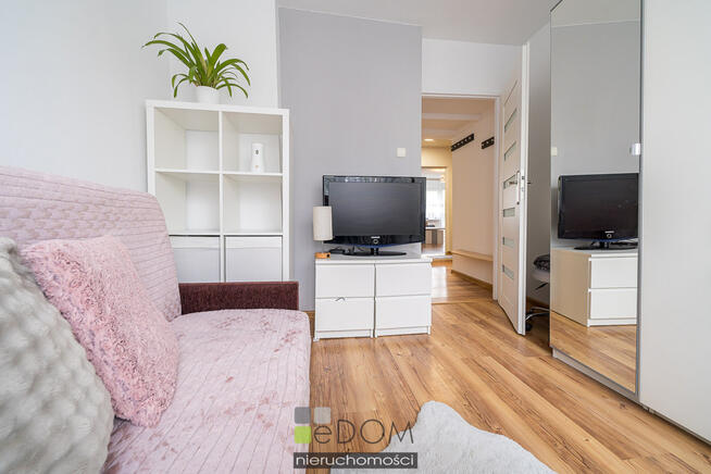 Z ogródkiem mieszkanie 3 pokojowe os. Dolinki