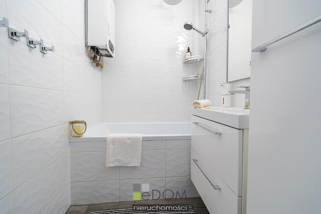 Z ogródkiem mieszkanie 3 pokojowe os. Dolinki