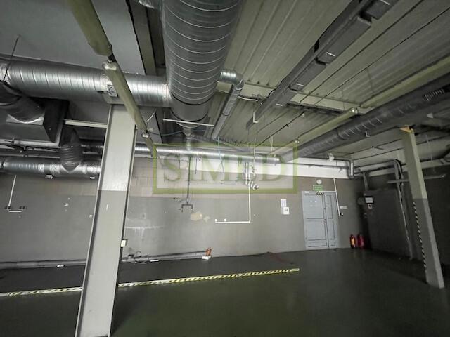 Parter,hurtownia,produkcja,magazyn,parking, 24h