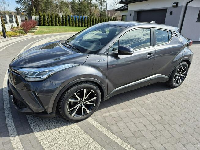 Toyota C-HR 1.8 hybryd lift Business Edition climatronic kamera grzane fotele
