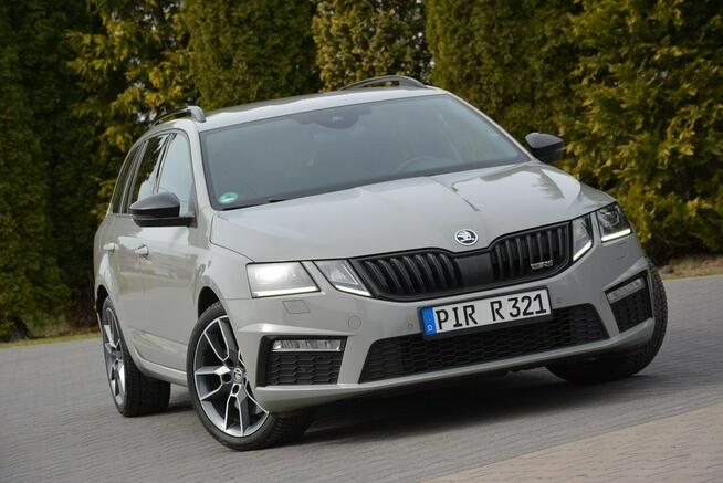 Škoda Octavia VRS Radar ACC Navi Columbus Full Ledy BLIS Lane Ass 2xParkt Aso Alu18"