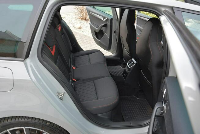 Škoda Octavia VRS Radar ACC Navi Columbus Full Ledy BLIS Lane Ass 2xParkt Aso Alu18"