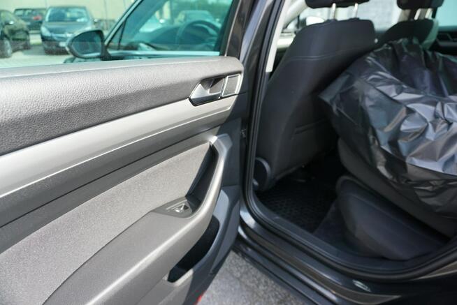 Volkswagen Passat Variant polski salon, jeden użytkownik, super stan, rok gwarancji w cenie,