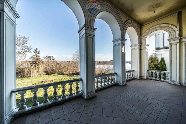 PAŁAC NAD JEZIOREM | 4 HA | GOTOWY DO ARANŻACJI