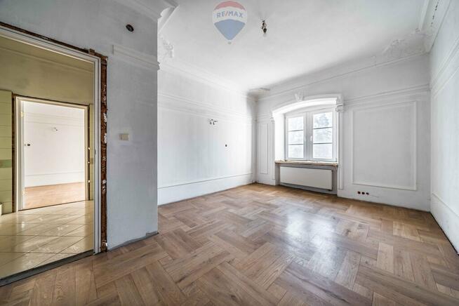 PAŁAC NAD JEZIOREM | 4 HA | GOTOWY DO ARANŻACJI