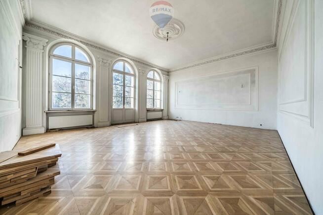 PAŁAC NAD JEZIOREM | 4 HA | GOTOWY DO ARANŻACJI