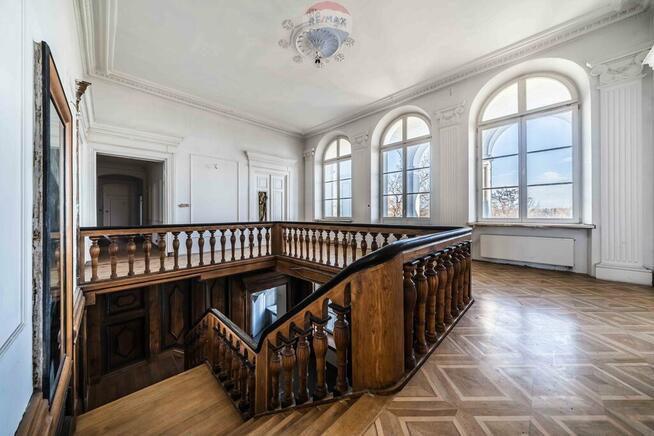 PAŁAC NAD JEZIOREM | 4 HA | GOTOWY DO ARANŻACJI
