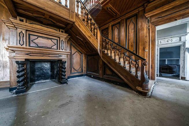 PAŁAC NAD JEZIOREM | 4 HA | GOTOWY DO ARANŻACJI