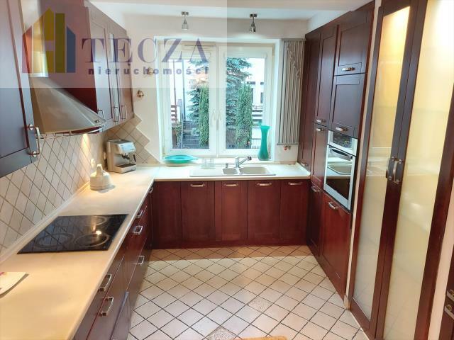 Dom Warszawa Wesoła, Stara Miłosna, Szmaragdowa