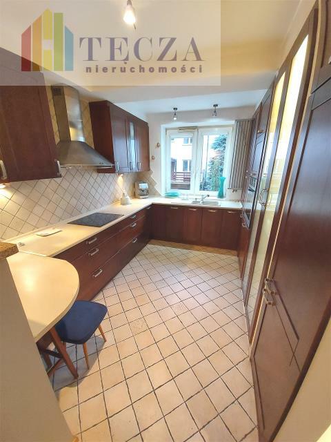 Dom Warszawa Wesoła, Stara Miłosna, Szmaragdowa