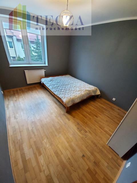 Dom Warszawa Wesoła, Stara Miłosna, Szmaragdowa