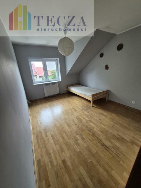 Dom Warszawa Wesoła, Stara Miłosna, Szmaragdowa