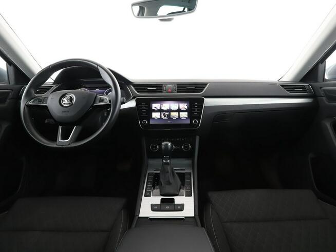 Škoda Superb PHEV automat virtual cocpit klima auto grzane fotele navikamera i czuj