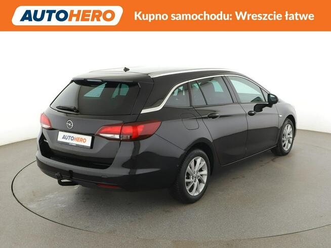 Opel Astra navi klima grzane fotele kamera i czujniki parkowania