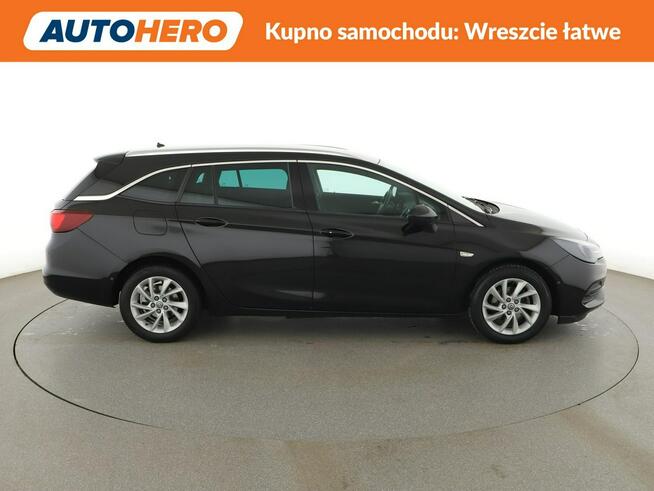 Opel Astra navi klima grzane fotele kamera i czujniki parkowania