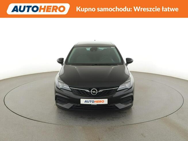 Opel Astra navi klima grzane fotele kamera i czujniki parkowania