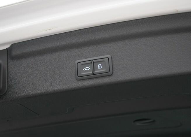 Audi Q3 35TFSI 150KM Stronic Kamera LED Side Assist Smartphone interface