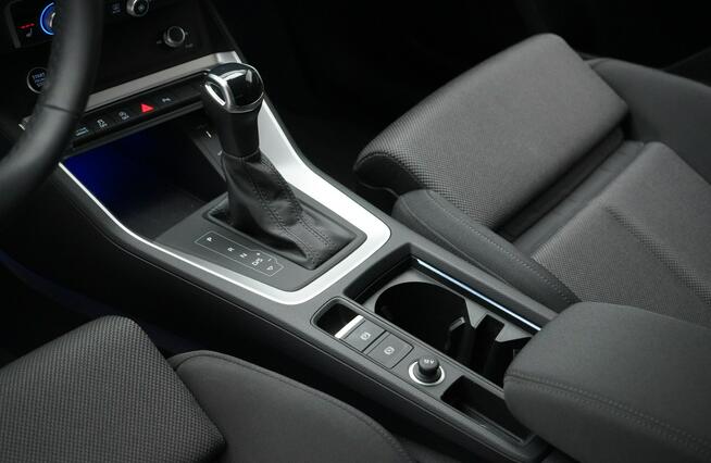 Audi Q3 35TFSI 150KM Stronic Kamera LED Side Assist Smartphone interface