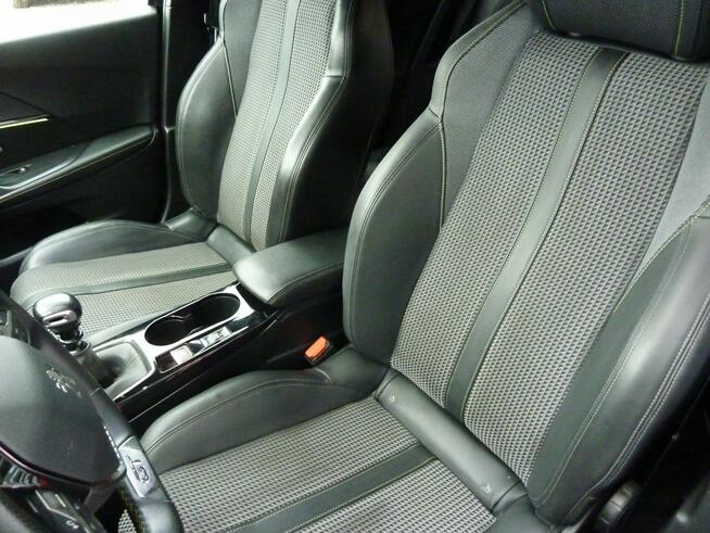 Peugeot 2008 GT-Line*1.2 Benzyna 131 Ps*Navi*Kamera*Grzana Półskóra*Asystenty*2xPDC