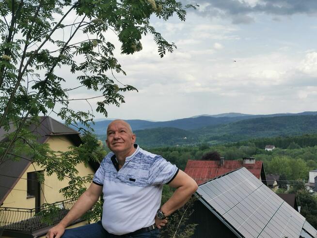 Pan szuka partnerki, młodszej od siebie