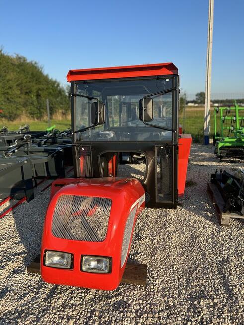 NOWA Kabina Ciągnikowa C-330/360/bez błotników z błotnikami