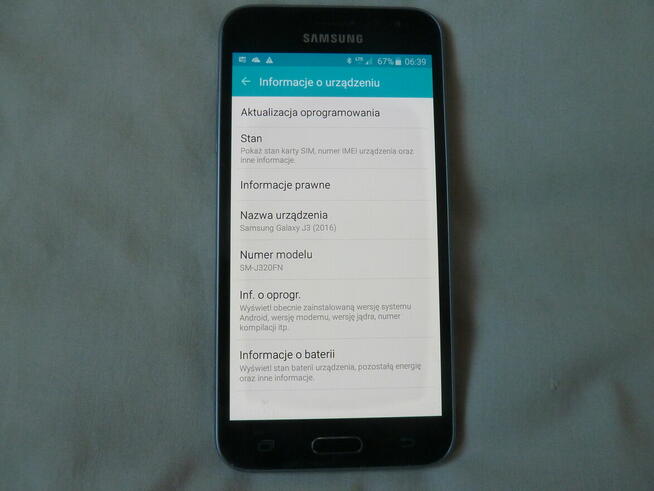 telefon Samsung J3 z 2016 r., z ładowarką