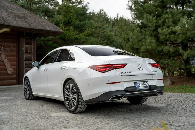 Mercedes CLA 250 4-Matic / 2.0 224KM / Panorama / Asystenci / Import USA / Cesja FV 23%