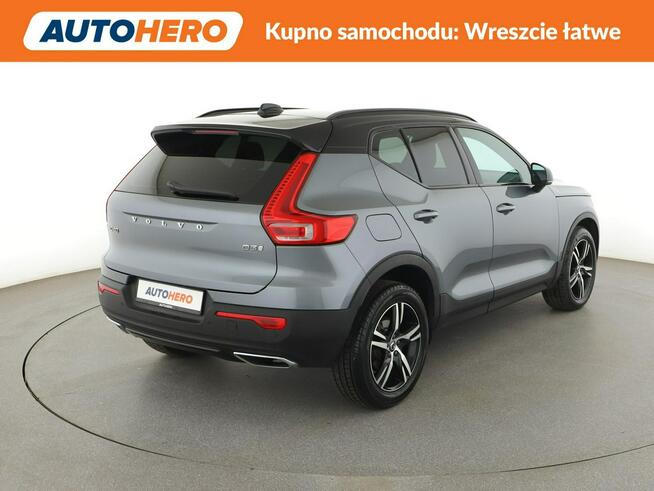 Volvo XC 40 automat full LED skóra/alcantara virtual cocpit navi klima auto czujni