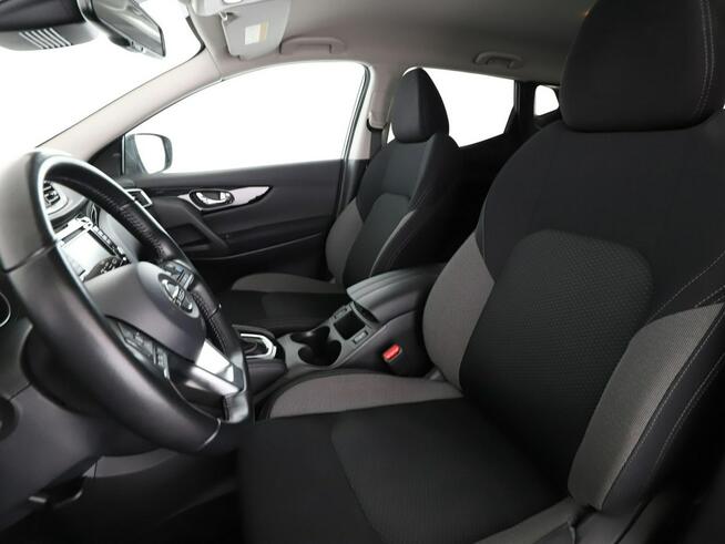 Nissan Qashqai automat full LED navi klima auto kamery 360 czujniki parkowania