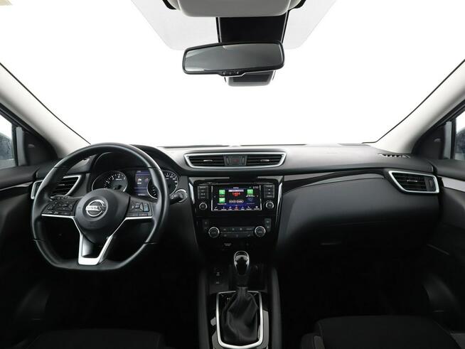 Nissan Qashqai automat full LED navi klima auto kamery 360 czujniki parkowania